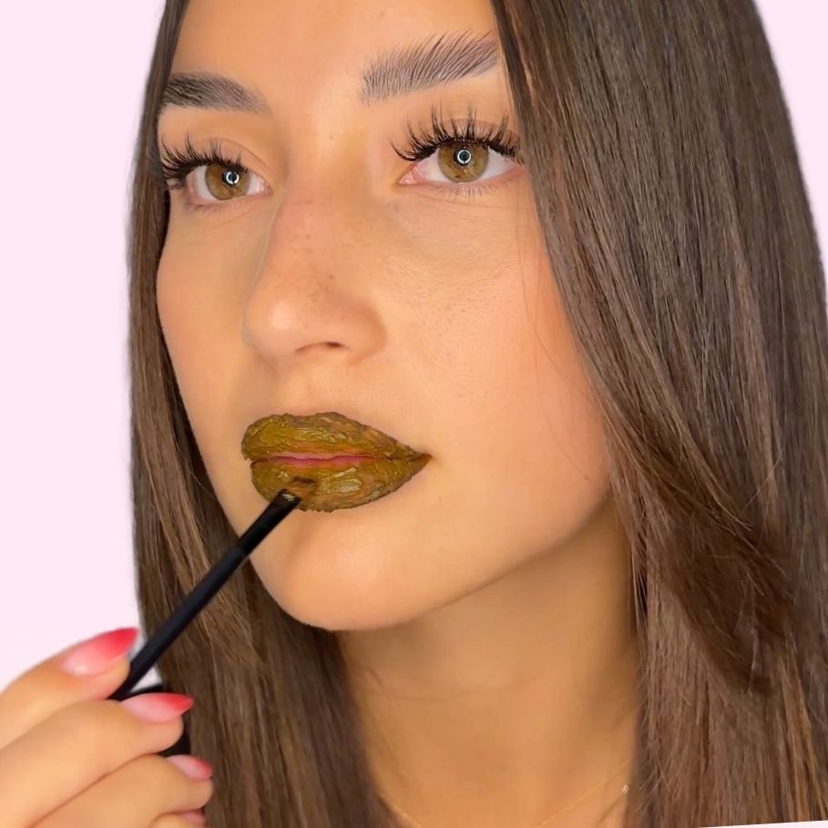 Henna Lips